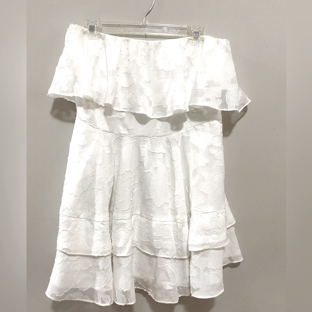 Lulus white strapless dress